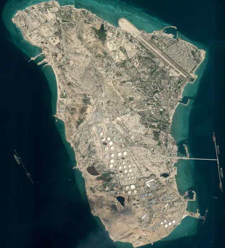 哈尔格岛遭美军空袭,伊朗石油命脉面临严峻考验。 股票财经 哈尔格岛遭美军空袭,伊朗石油命脉面临严峻考验。 股票财经 哈尔格岛遭美军空袭,伊朗石油命脉面临严峻考验。 股票财经