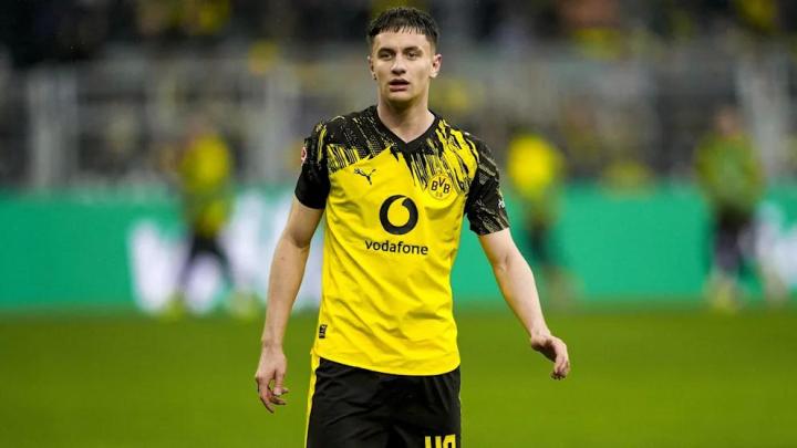 多特蒙德加速年轻化进程,雷贾尼续约在即;18岁中卫迎来关键时刻。 体育新闻 多特蒙德加速年轻化进程,雷贾尼续约在即;18岁中卫迎来关键时刻。 体育新闻