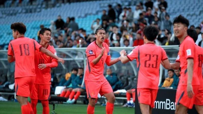 赛场迷雾与突围真相:邵佳一的执教首秀为何是场意外实验? 体育新闻 赛场迷雾与突围真相:邵佳一的执教首秀为何是场意外实验? 体育新闻