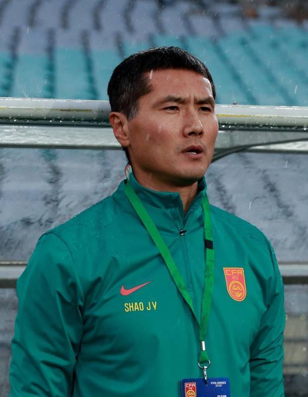 赛场迷雾与突围真相:邵佳一的执教首秀为何是场意外实验? 体育新闻 赛场迷雾与突围真相:邵佳一的执教首秀为何是场意外实验? 体育新闻