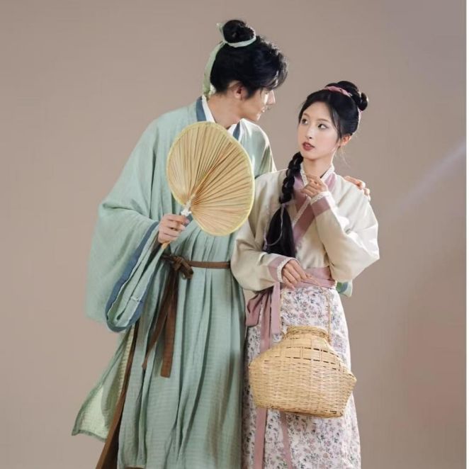  幻灭后的清醒认知：在往事回溯中解析情感变迁 情感心理