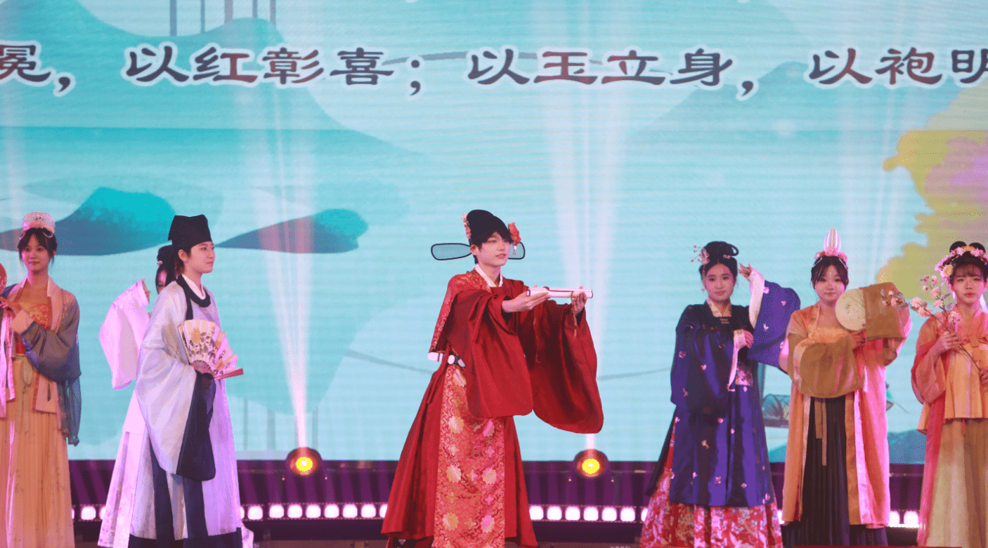  从技术视角拆解校园艺术节：衡水中学2026汇演的美育创新密码 教育招生